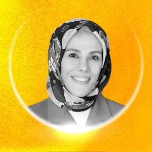 Dr. Esra Albayrak